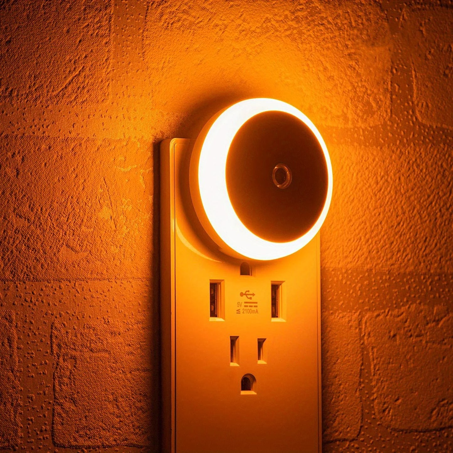 1 luz nocturna LED enchufable al anochecer