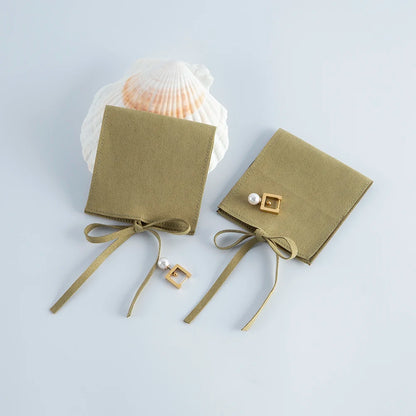 10pcs Velvet Jewelry Packaging Pouches Chic Wedding Favor Bags Cream microfiber Cosmetic Bags Product Package Wedding Gift Bag